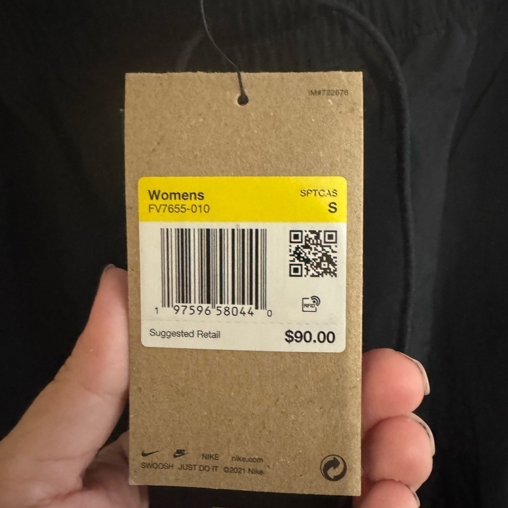 NWT! Women’s Nike black old school 100% nylon windbreaker pants Small $90 - Picture 4 of 8